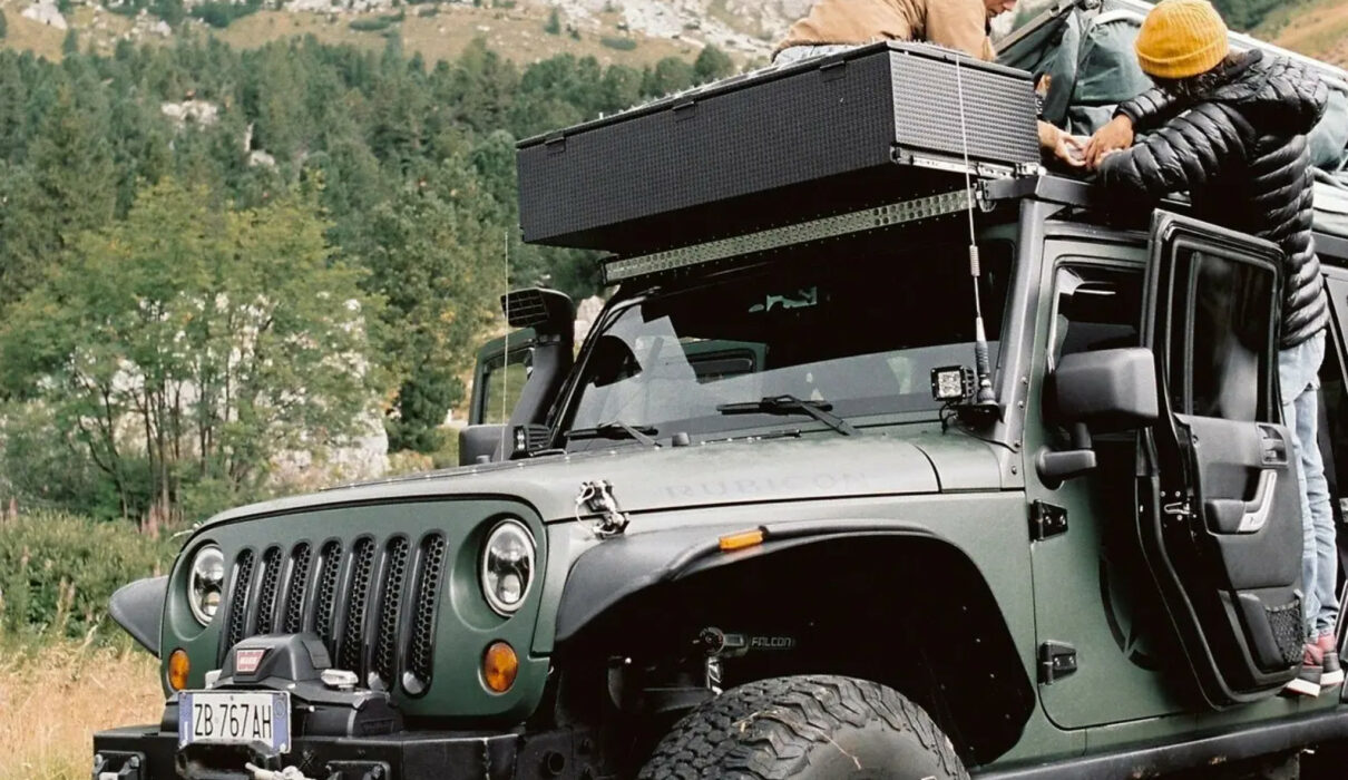 Location Jeep Wrangler Rubicon Overland Voyage Dolomites 4x4 tente de toit