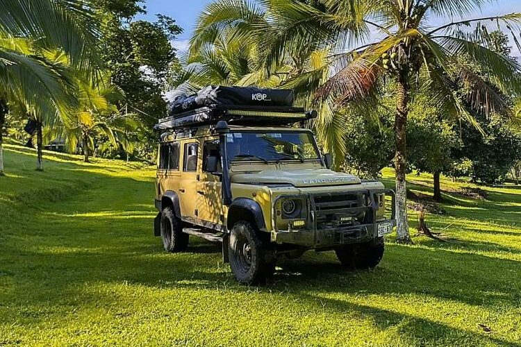 Un Defender 110 au Costa Rica