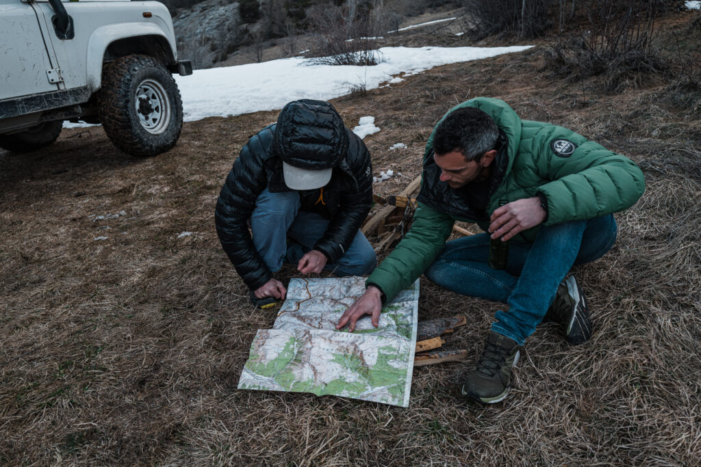 Roadbook dans les Alpes, à la recherche des plus beaux itinéraires accessibles en 4x4 avec tente de toit