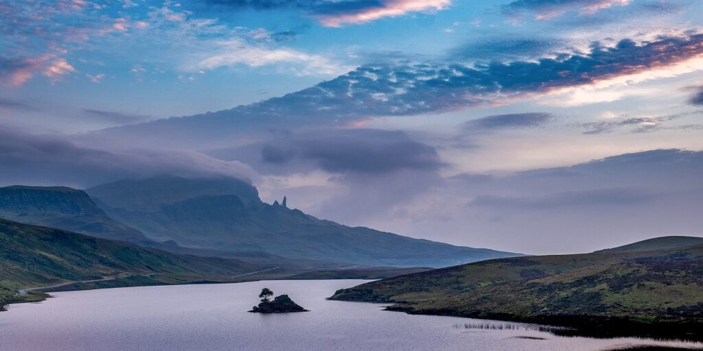 Voyage en Ecosse en 4x4 avec tente de toit. Découvrez l'Iles de Skye