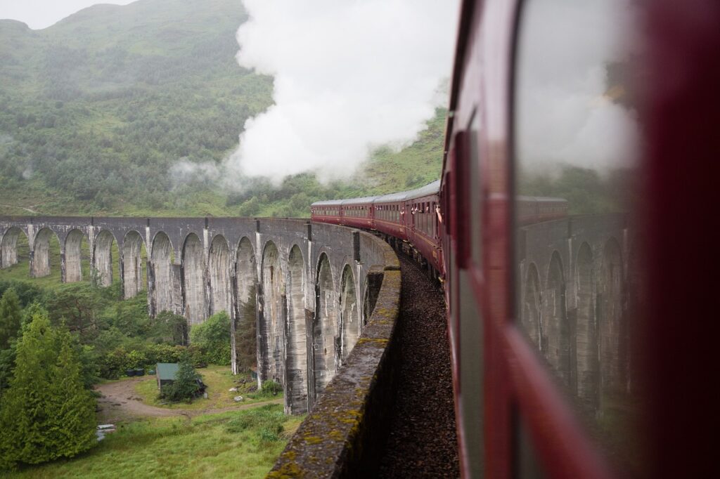 Découvrez les plus beaux paysages naturels d'Ecosse lors d'un voyage en 4x4 équipé de tente de toit