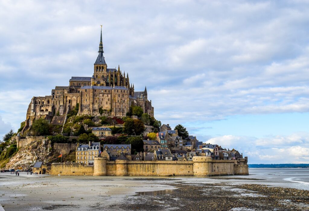 Itinéraires pour un Road trip en 4x4 avec tente de toit depuis Paris
