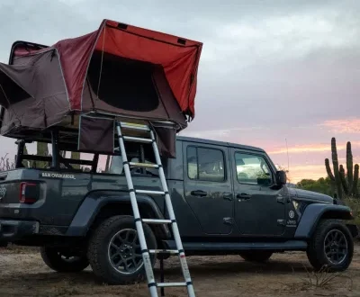 Louer 4x4 jeep Wrangler Gladiator avec tente de toit à Mexico city pour un road trip en Basse Californie