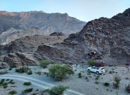 4X4 aménagé de location montagnes oman road trip