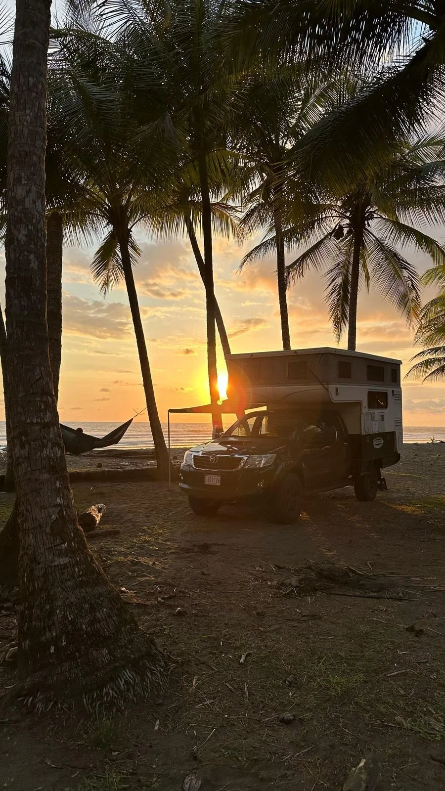 RV rental Costa Rica with 4x4 camper and rooftop tent