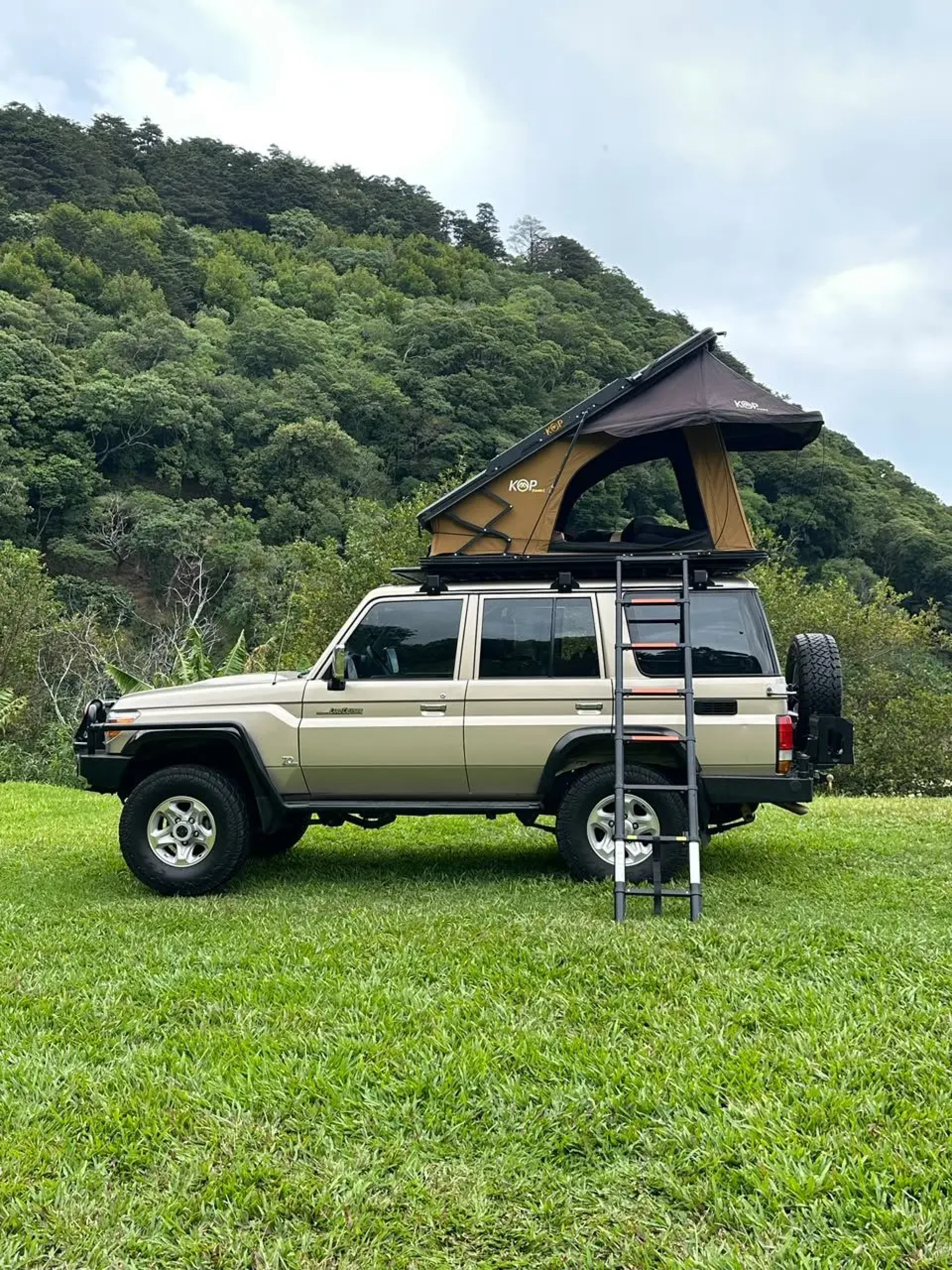 Land Cruiser LX (5pers)